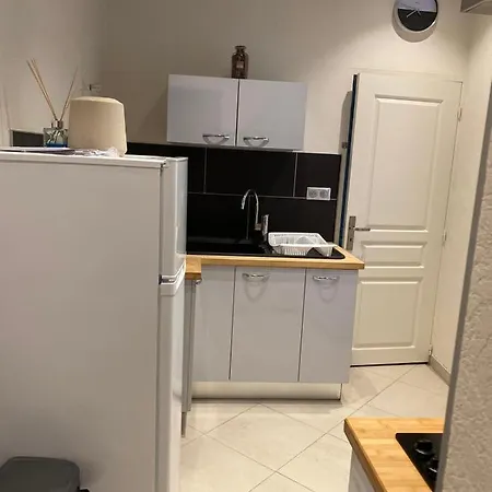 Apartman Allard 2 *